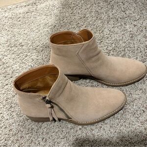 White Mountain Beige Ankle Booties